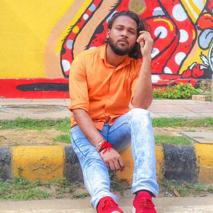 Ravi Kapoor, Client Relations Director, discussing corporate gifting strategy with business clients